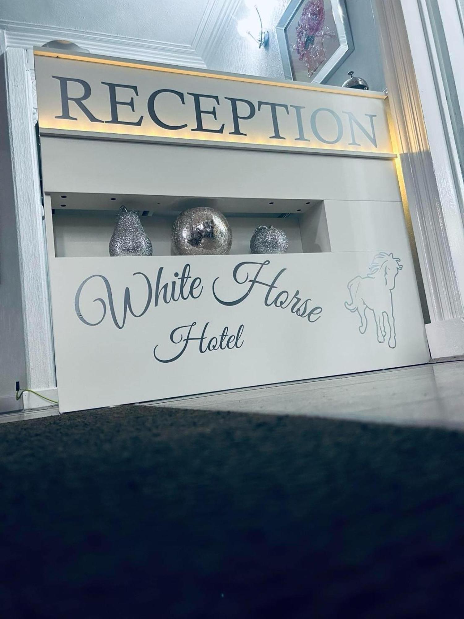 White Horse Hotel Strichen Esterno foto