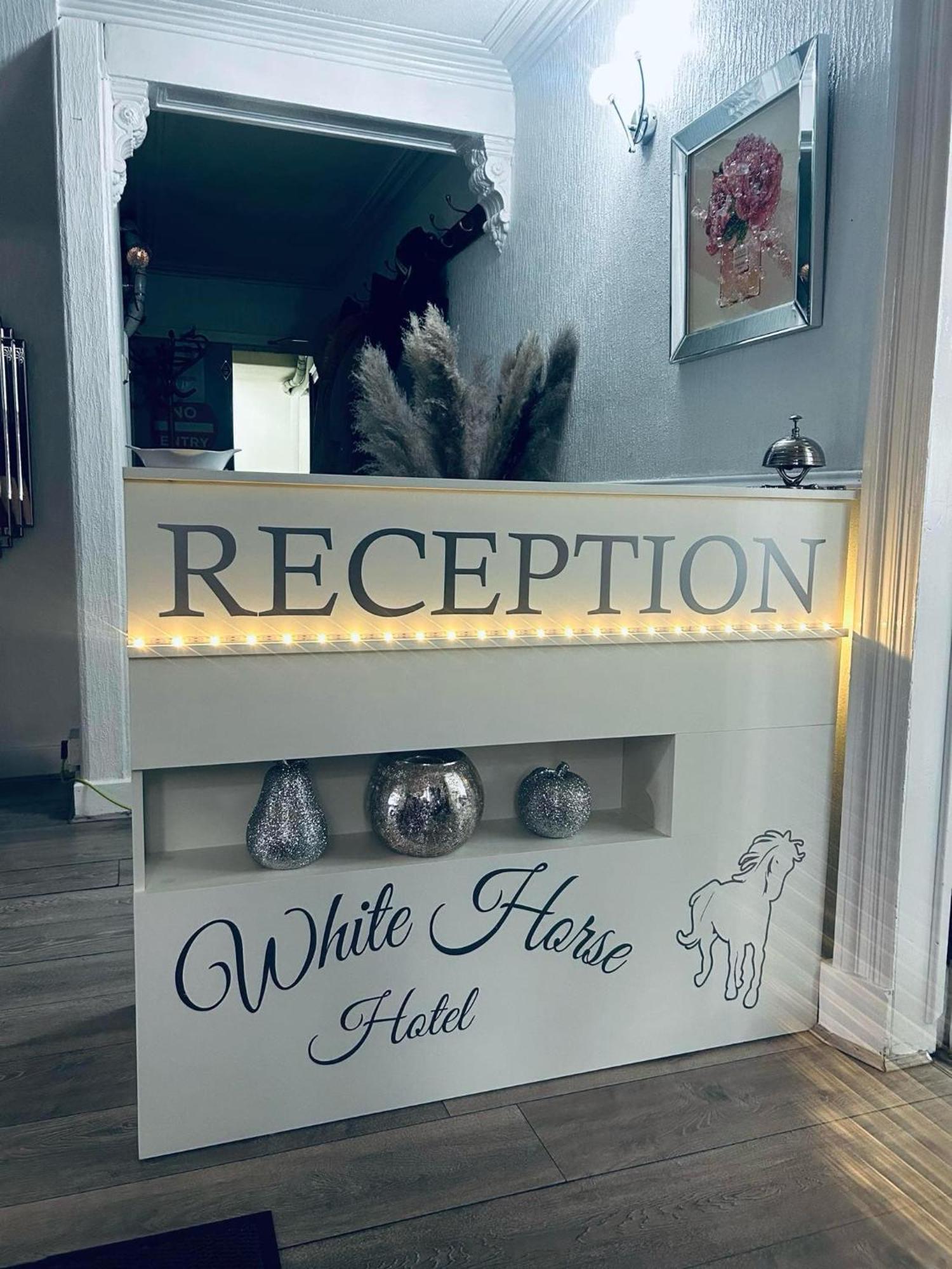 White Horse Hotel Strichen Esterno foto